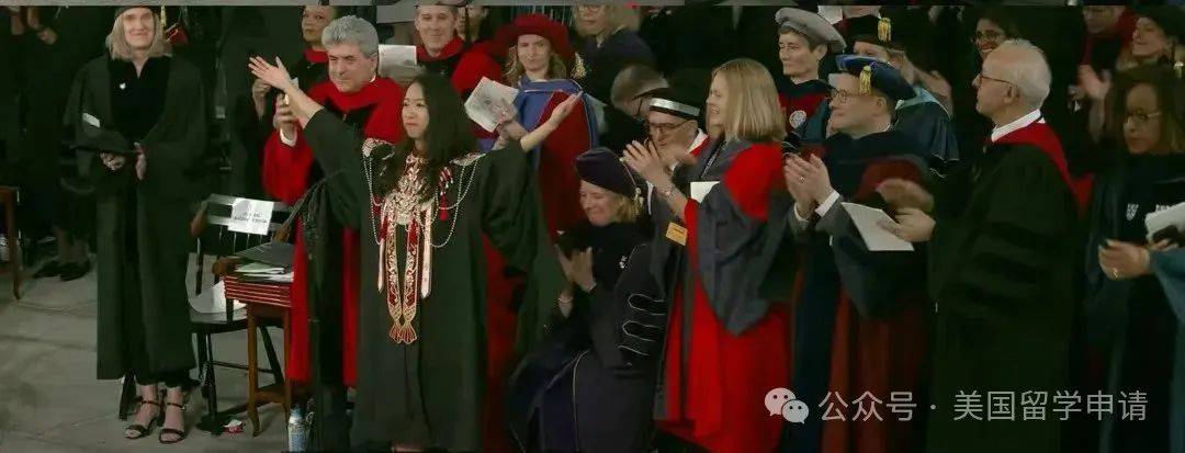 国女生蒋雨融来自青岛英高毕业本科就读于杜克爱游戏震撼全场！史上首位在哈佛毕业演讲的中(图5)